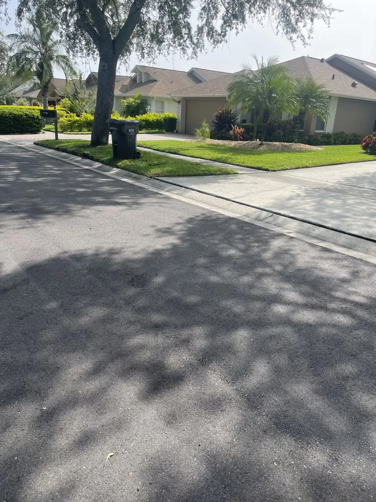 Affordable lawn mowing service in Tampa, FL - Pooh's Lawncare