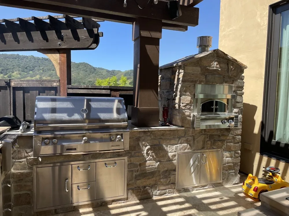 Trusted lawn mowing service experts serving Brentwood, CA - Pool & Landscape Development