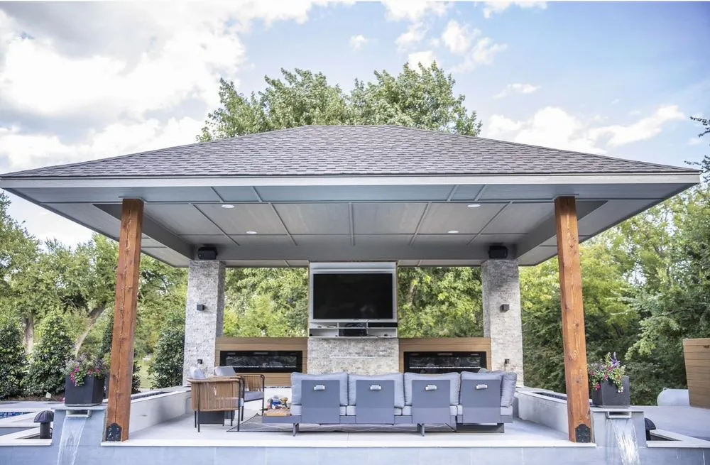 Affordable yard maintenance for year-round maintenance in Edmond, OK by Pool Envy