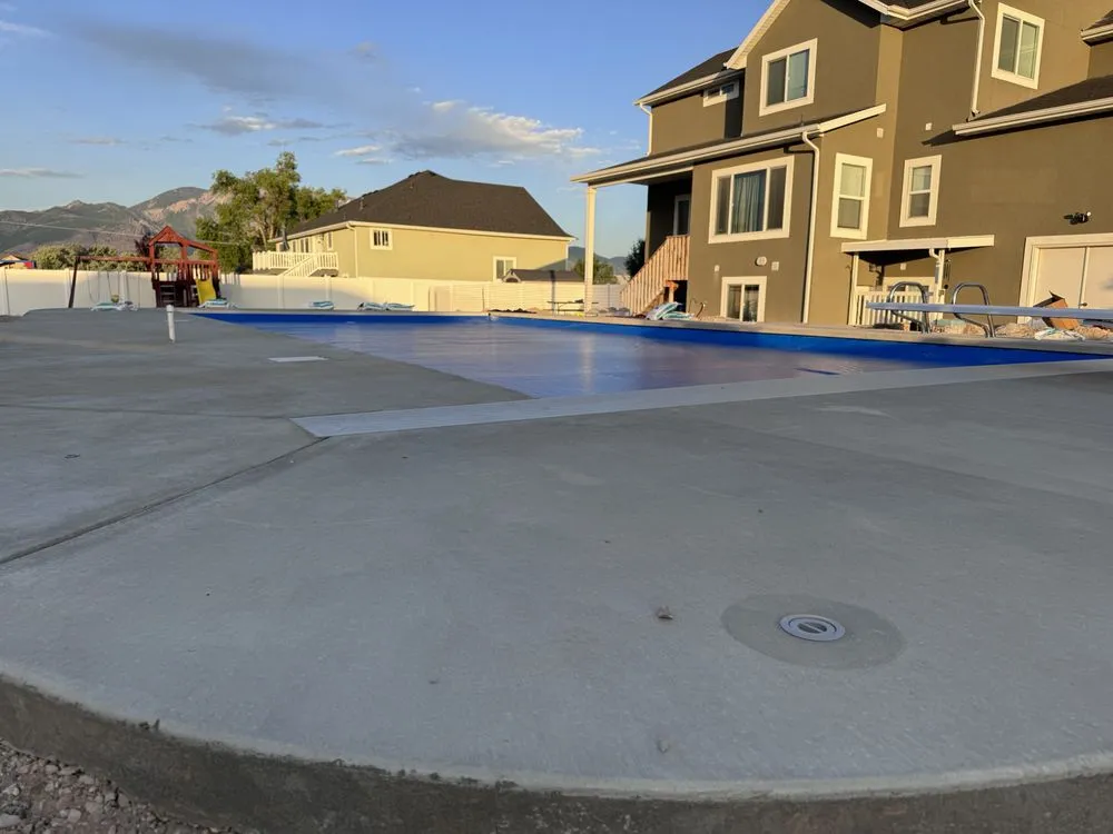 Trusted yard cleanup service experts serving West Haven, UT - Pools and Projects