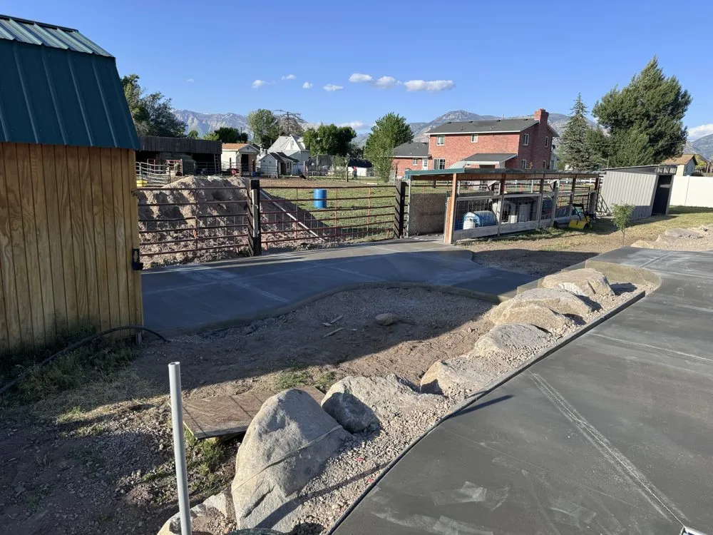 Reliable lawn mowing service with custom design across West Haven, UT - Pools and Projects