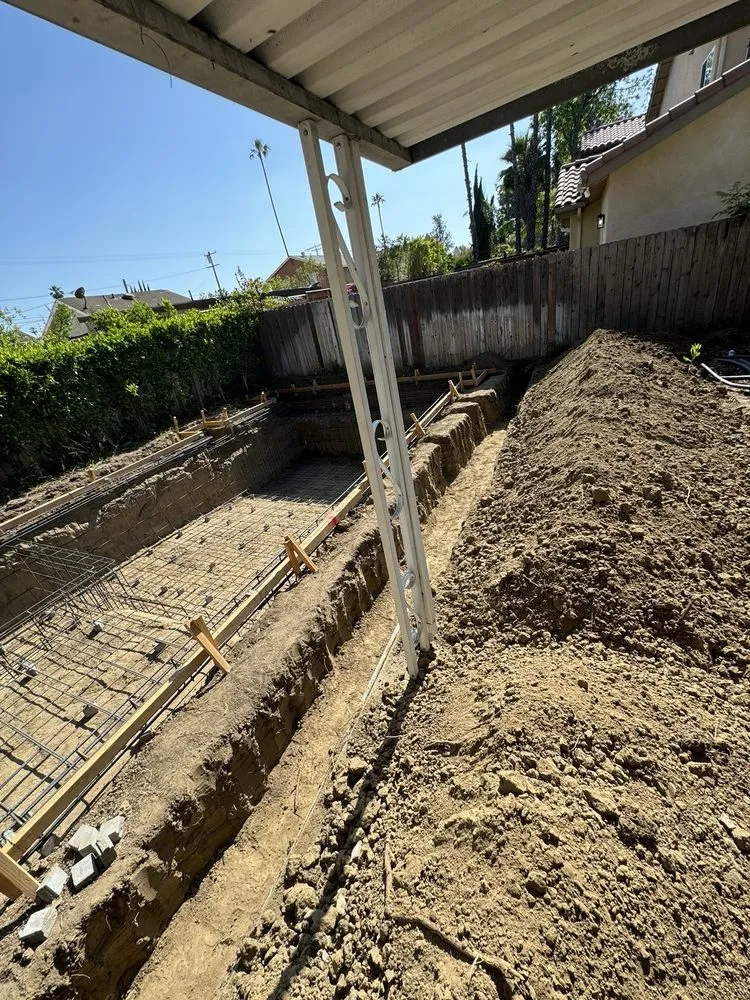 Trusted lawn care service experts serving Los Angeles, CA - Poolsync California