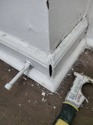 Poor Door Construction & Cleaning Logo