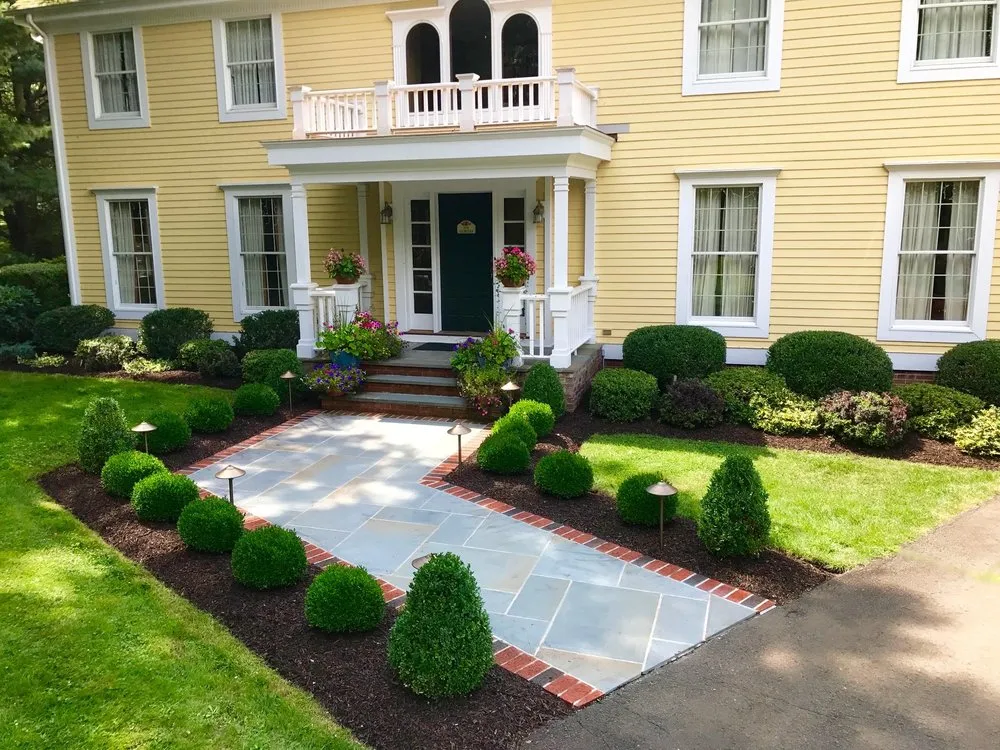 Professional lawn mowing service experts serving Woodbridge, CT - POPEL Landscaping and Design