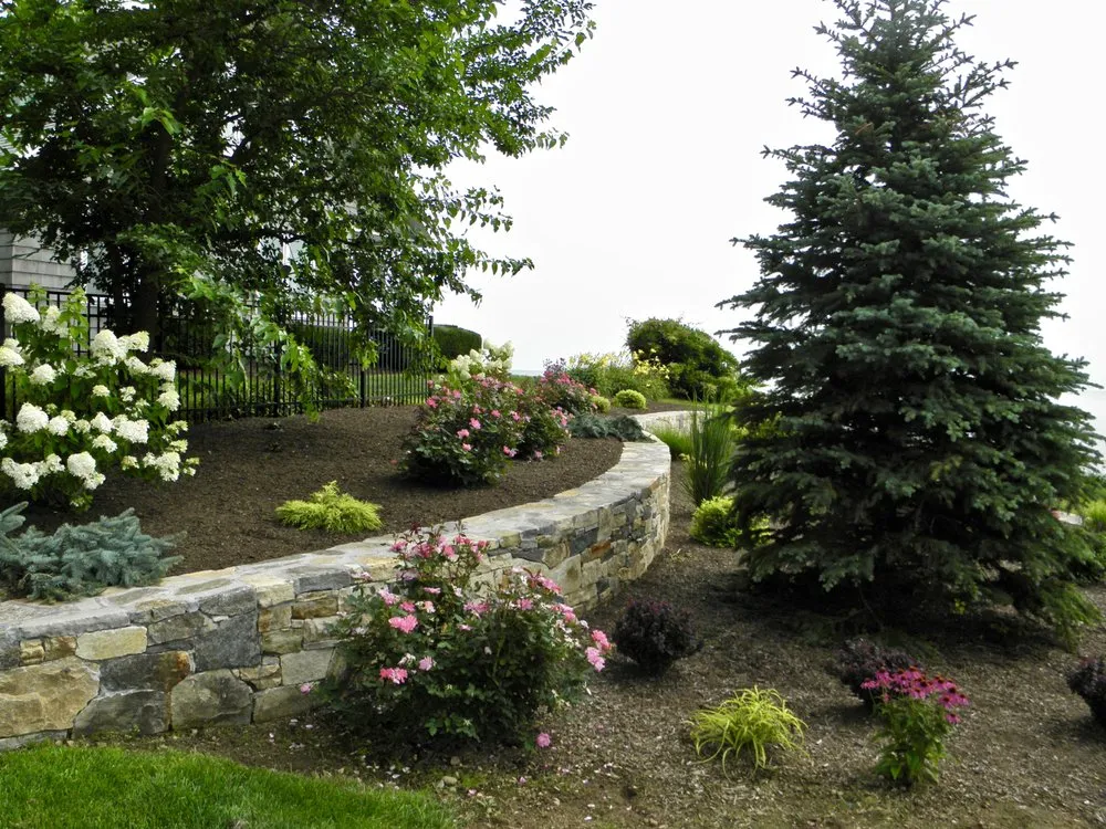 Trusted lawn mowing service experts serving Woodbridge, CT - POPEL Landscaping and Design