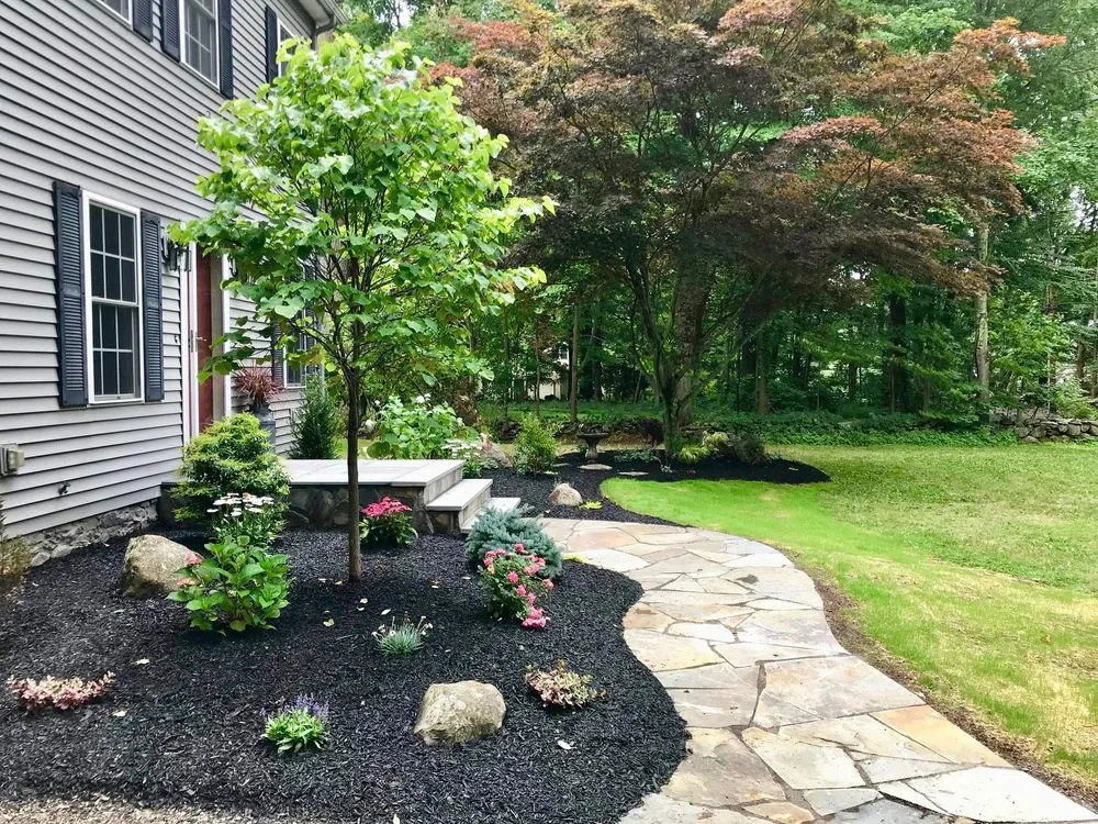 Top-rated yard maintenance in Woodbridge, CT by POPEL Landscaping and Design