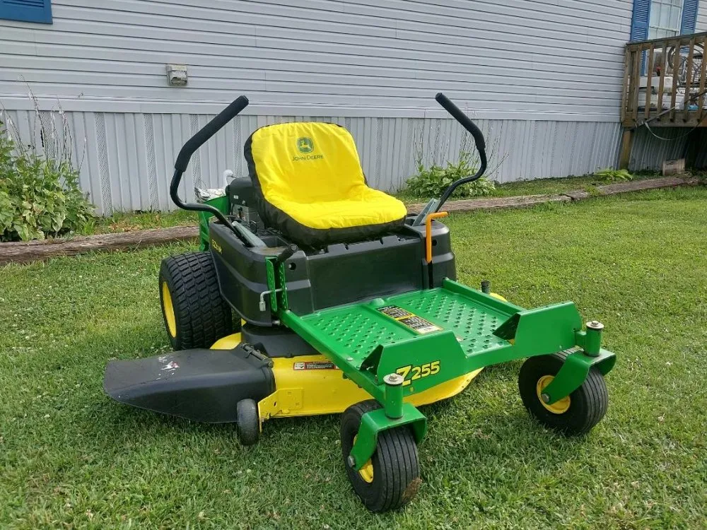 Top-rated lawn mowing service for beautiful yards across Bluewell, WV - PopPops Xterior