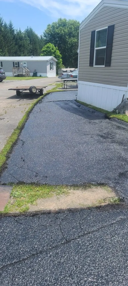 Professional lawn care service experts serving Bluewell, WV - PopPops Xterior