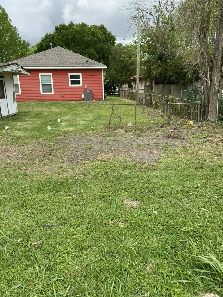 Top-rated landscape installation in La Marque, TX - Pops and Sons