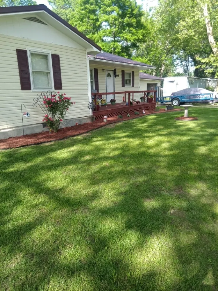 Reliable yard cleanup service experts serving Jasper, MO - Pop's Lawn Care