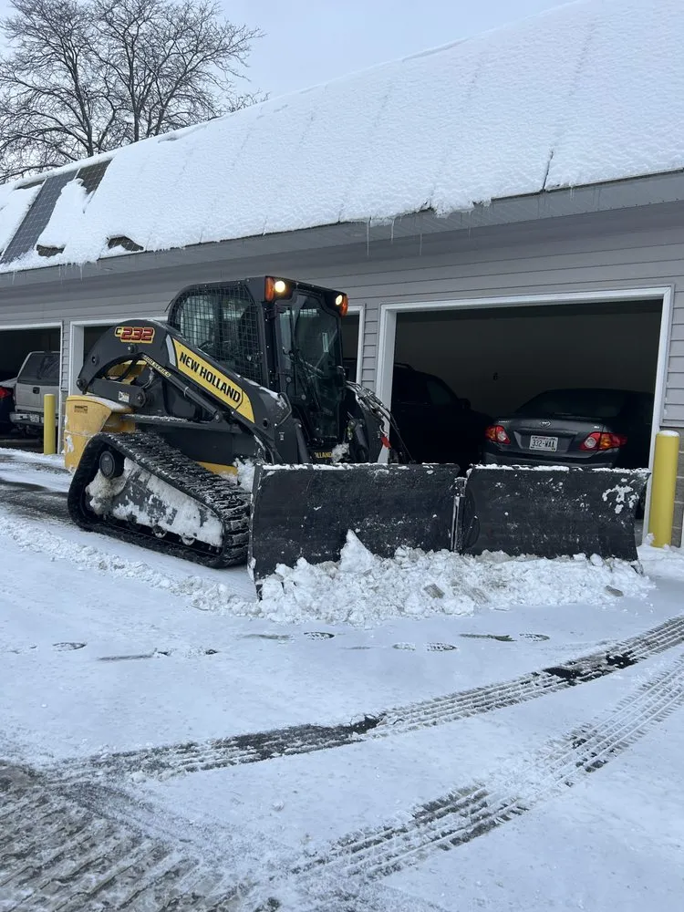 Custom lawn care service experts serving Little Chute, WI - Popular Property Maintenance