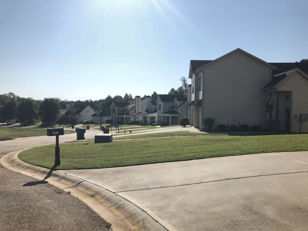 Reliable yard maintenance for year-round maintenance in Newnan, GA by Porch View Lawn Care