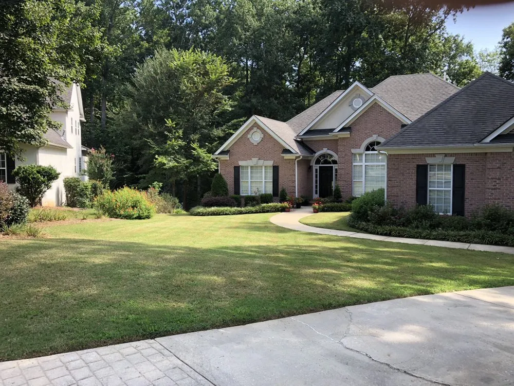 Top-rated landscaping services for residential properties in Newnan, GA by Porch View Lawn Care