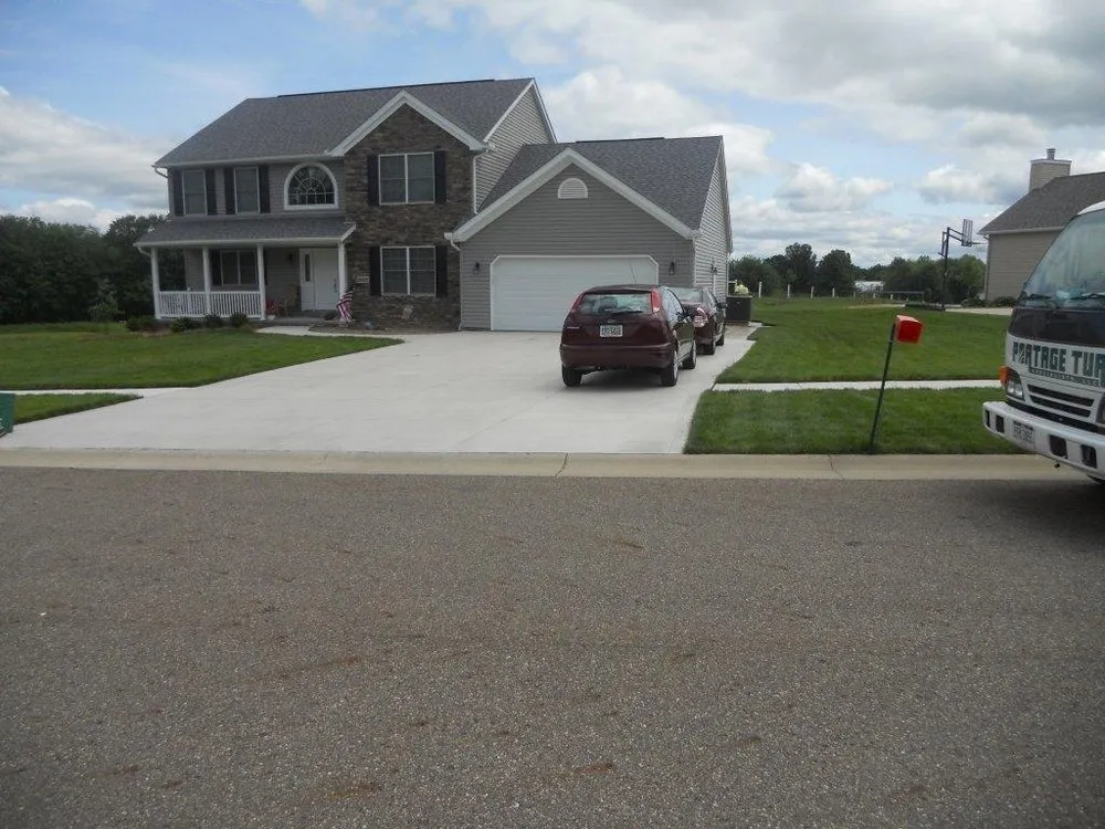 Expert lawn mowing service experts serving Ravenna, OH - Portage Turf Specialists