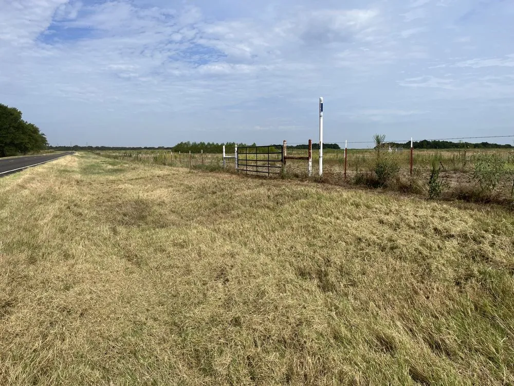 Top-rated lawn mowing service in Paris, TX by Porter Lawn Maintenance