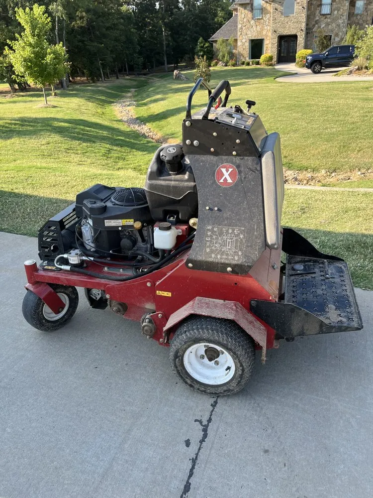 Top-rated yard maintenance for beautiful yards in Paris, TX by Porter Lawn Maintenance