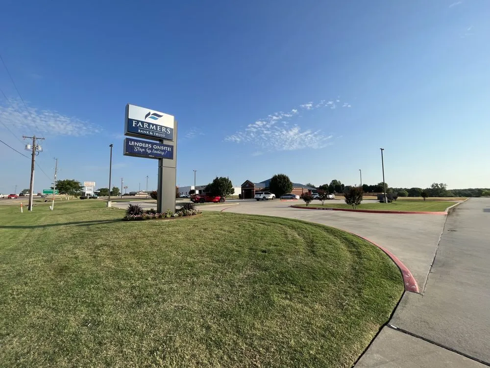 Local landscaping services for year-round maintenance across Paris, TX - Porter Lawn Maintenance