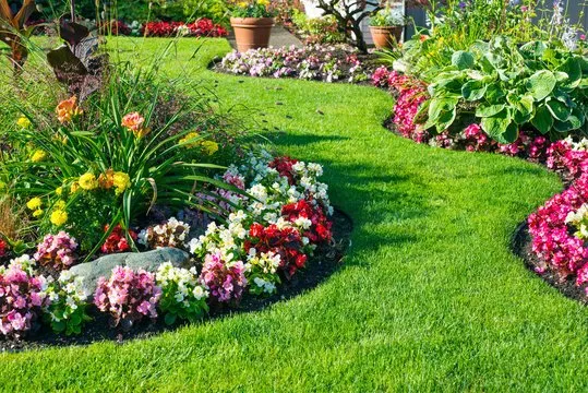 Reliable landscaping services for residential properties across Montevallo, AL - Porter Pots Lawncare