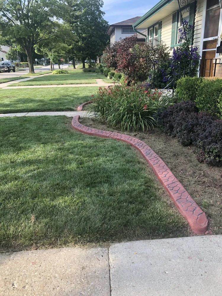 Local garden landscaping experts serving Menomonee Falls, WI - Porter's Borders
