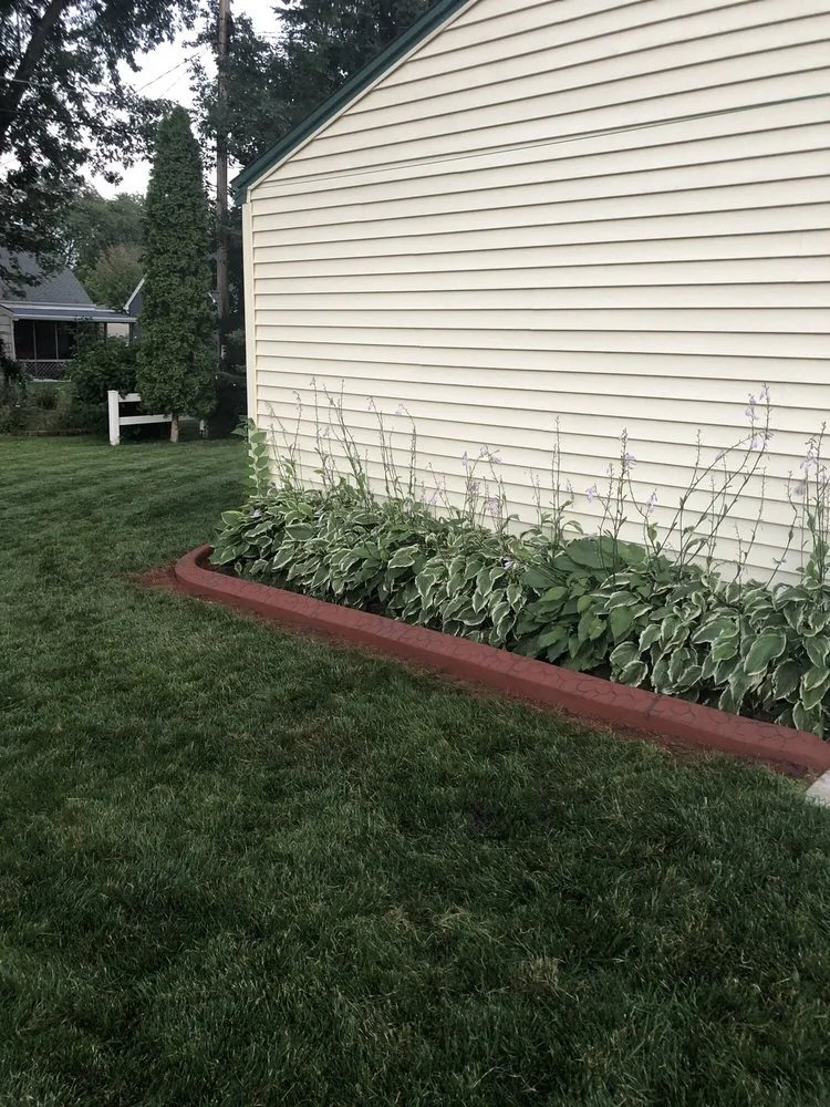 Trusted yard maintenance in Menomonee Falls, WI - Porter's Borders