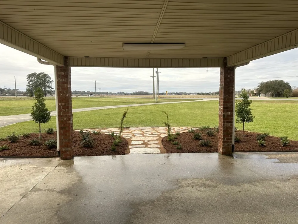 Expert lawn care service experts serving Abbeville, LA - Posh Landscaping