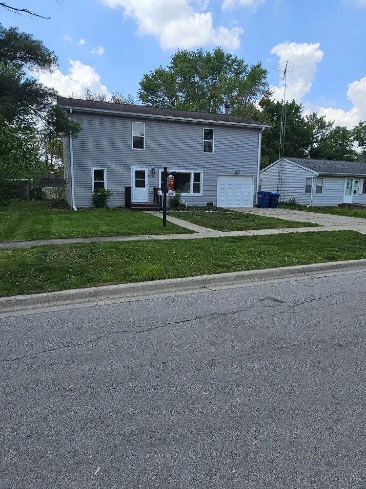 Expert yard cleanup service near you across DeKalb, IL - Potters Ground Control