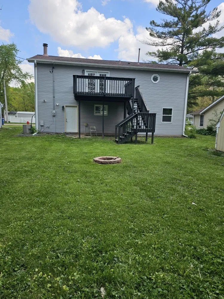 Professional yard cleanup service in DeKalb, IL by Potters Ground Control