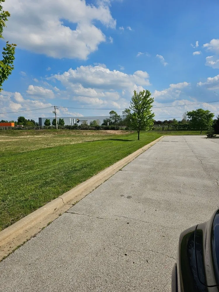 Reliable landscaping services experts serving DeKalb, IL - Potters Ground Control