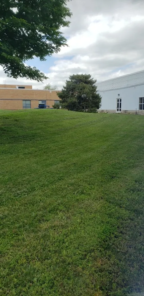 Affordable yard maintenance for beautiful yards across Olathe, KS - Potter's Touch Landscaping
