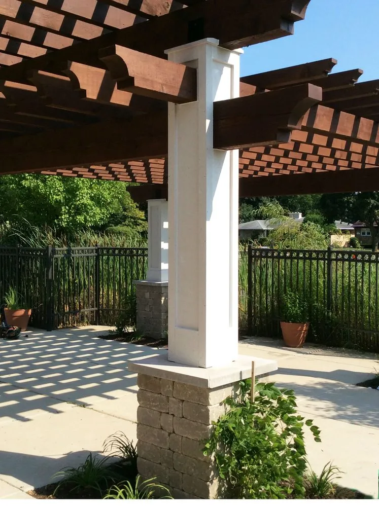 Reliable lawn care service experts serving Long Grove, IL - Poul's Landscaping & Nursery