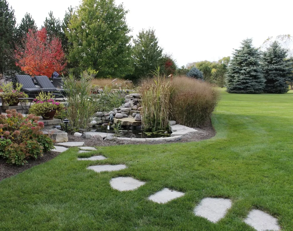 Top-rated garden landscaping in Long Grove, IL - Poul's Landscaping & Nursery