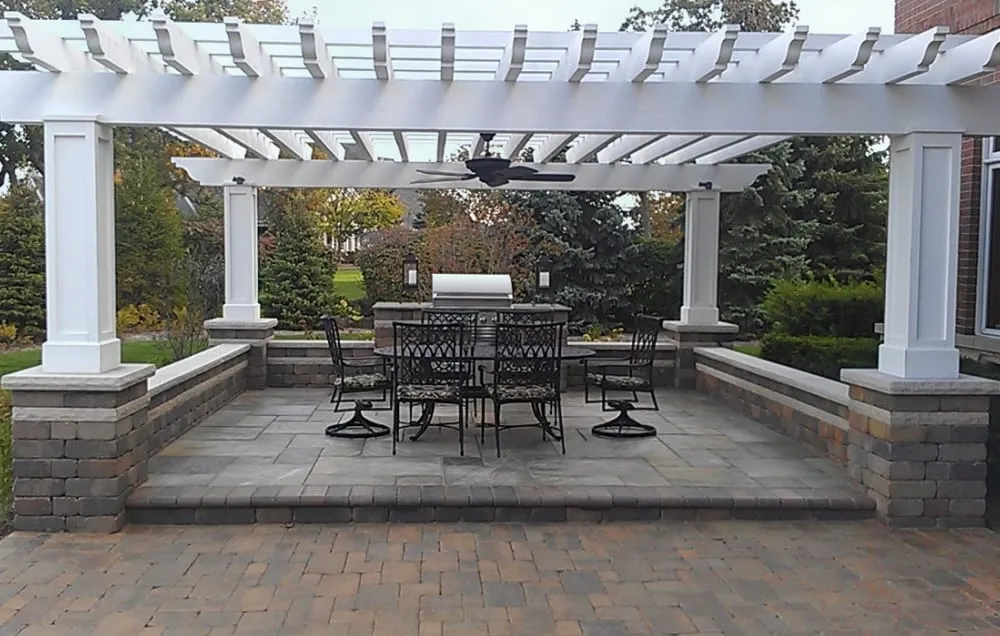 Top-rated yard maintenance in Long Grove, IL - Poul's Landscaping & Nursery