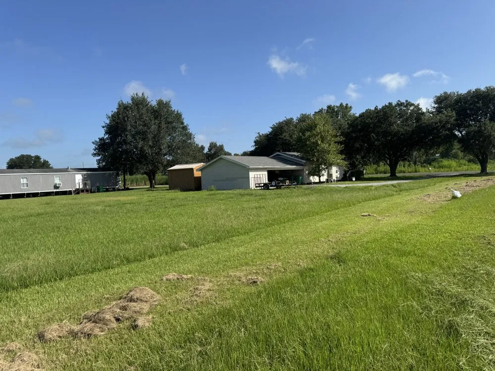 Professional yard maintenance with custom design in Pierre Part, LA by Pourciau’s Services