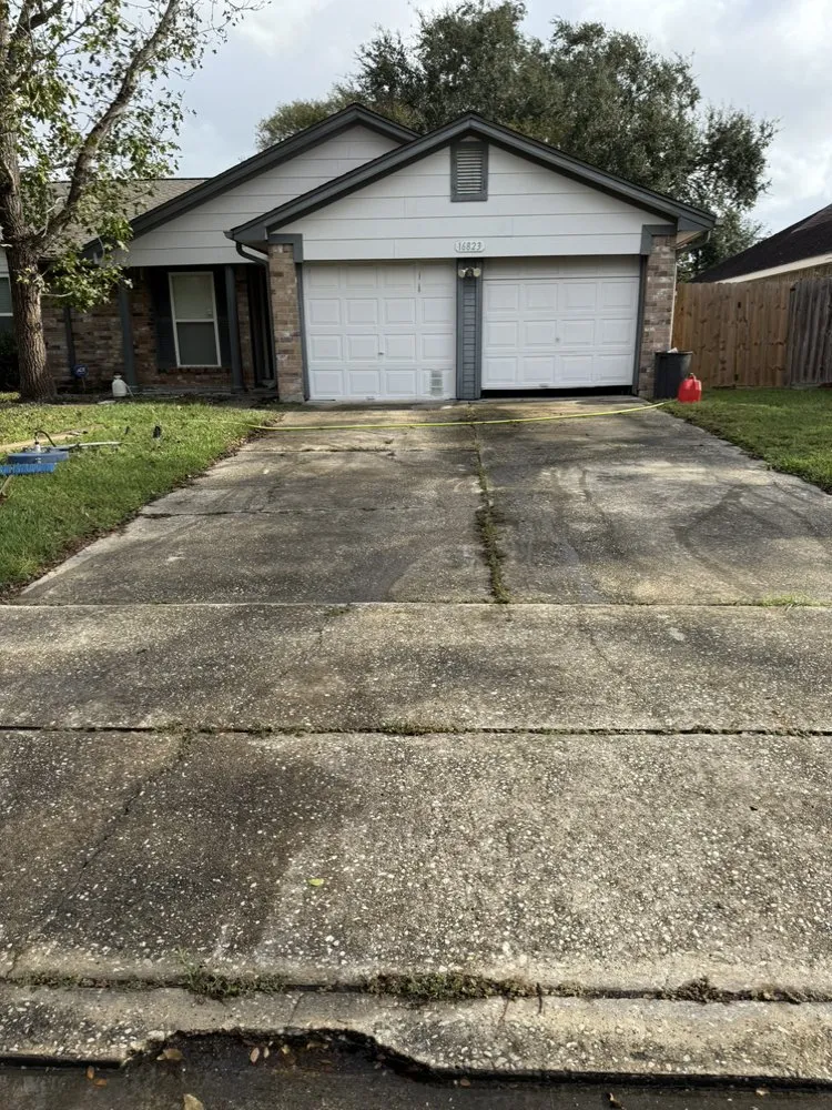 Trusted residential landscaping experts serving League City, TX - Power 2 Clean