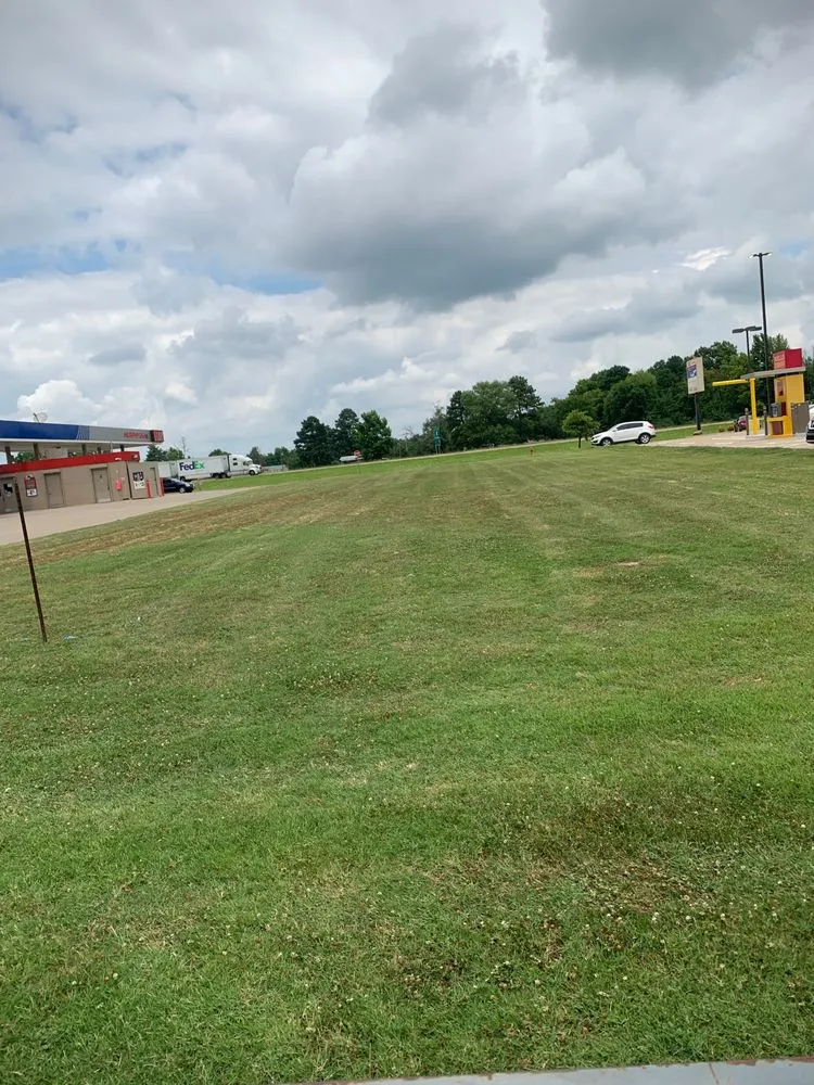 Professional lawn care service experts serving Texarkana, TX - Power Clean of Texarkana