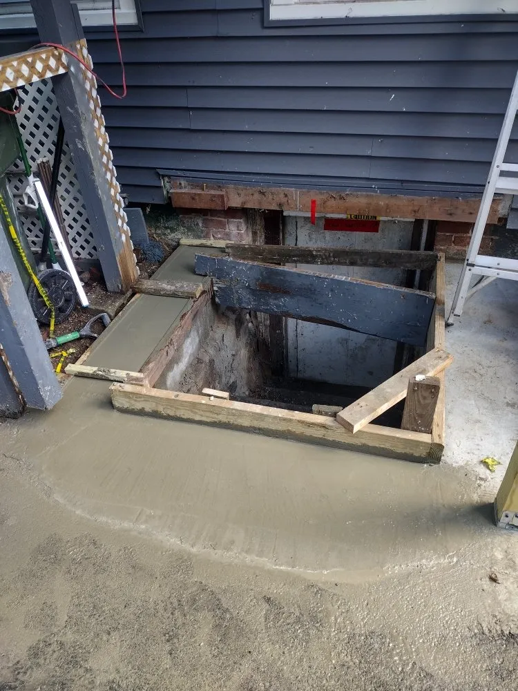 Professional yard cleanup service experts serving New London, CT - Power Pros