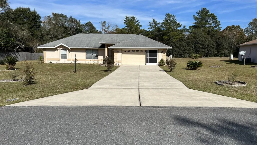 Custom yard cleanup service in Ocala, FL by Power Team Maintenance