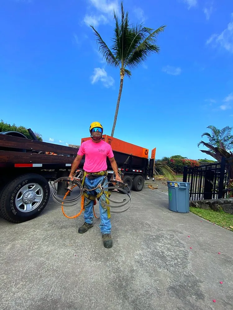 Top-rated lawn mowing service in Kailua-Kona, HI by Powerhouse Tree & Lawn Service