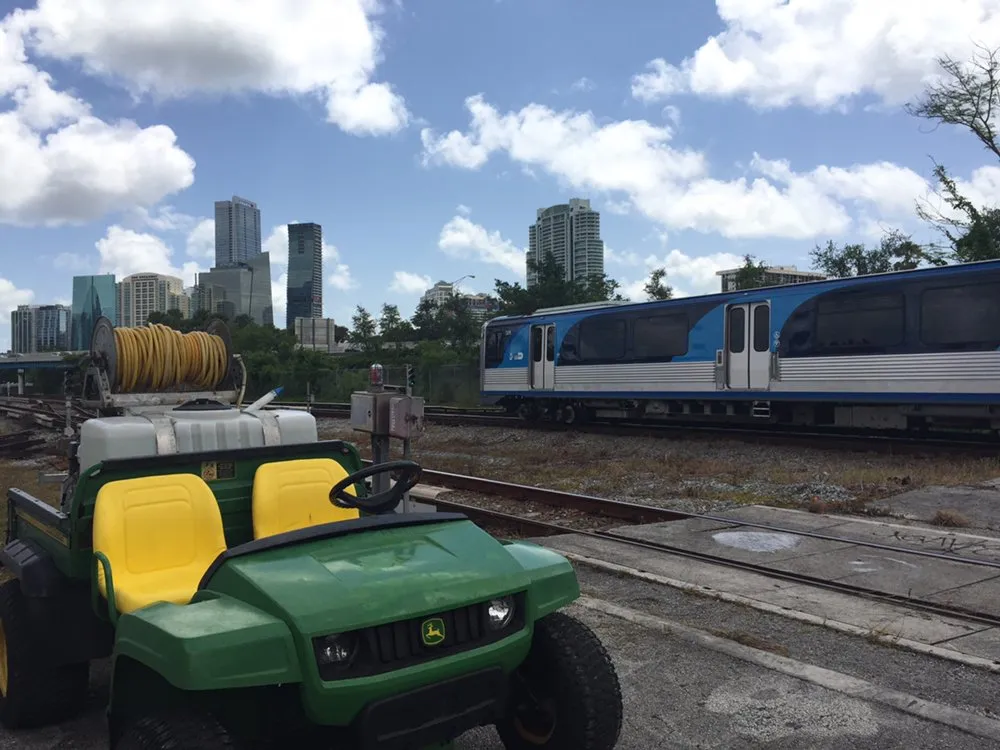 Affordable yard maintenance in Miami, FL by PowerX