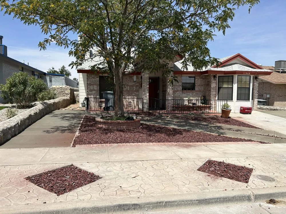 Professional garden landscaping in El Paso, TX by P&P Construction