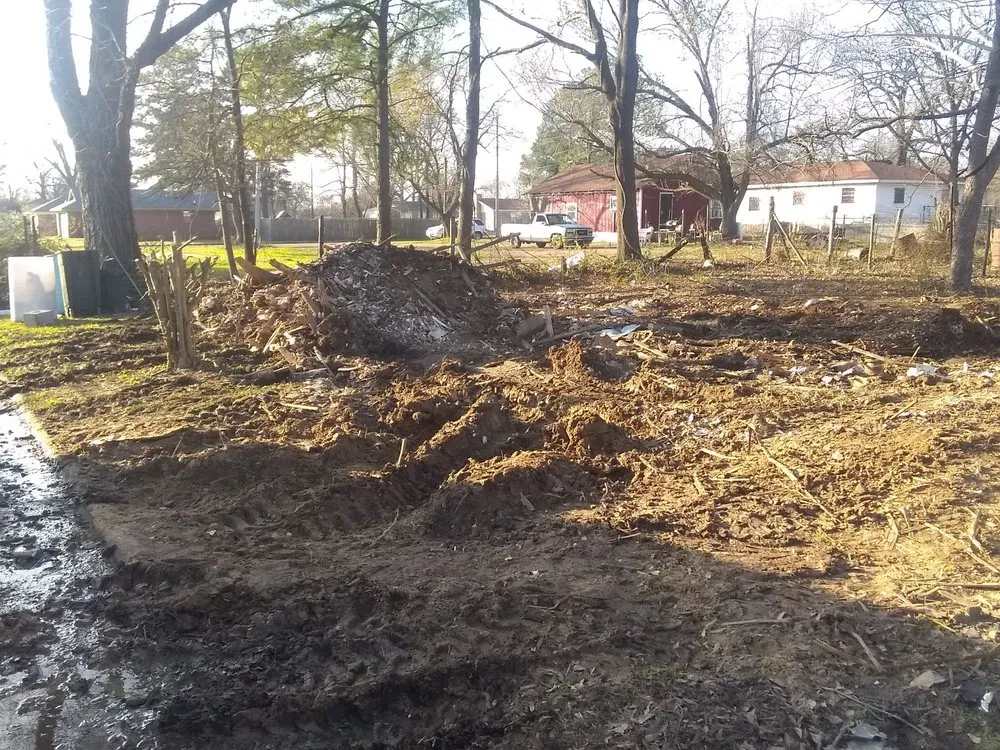 Affordable outdoor landscaping in Texarkana, TX - P&P Junk Busters