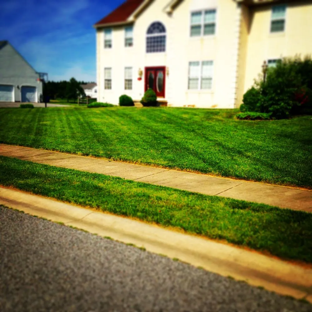 Expert lawn mowing service experts serving New Castle, DE - PQ Landscaping