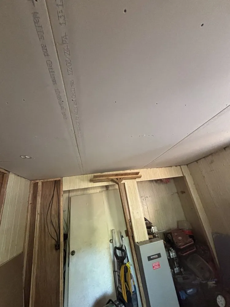 Reliable lawn mowing service for residential properties in Orlando, FL by Praestans Homes