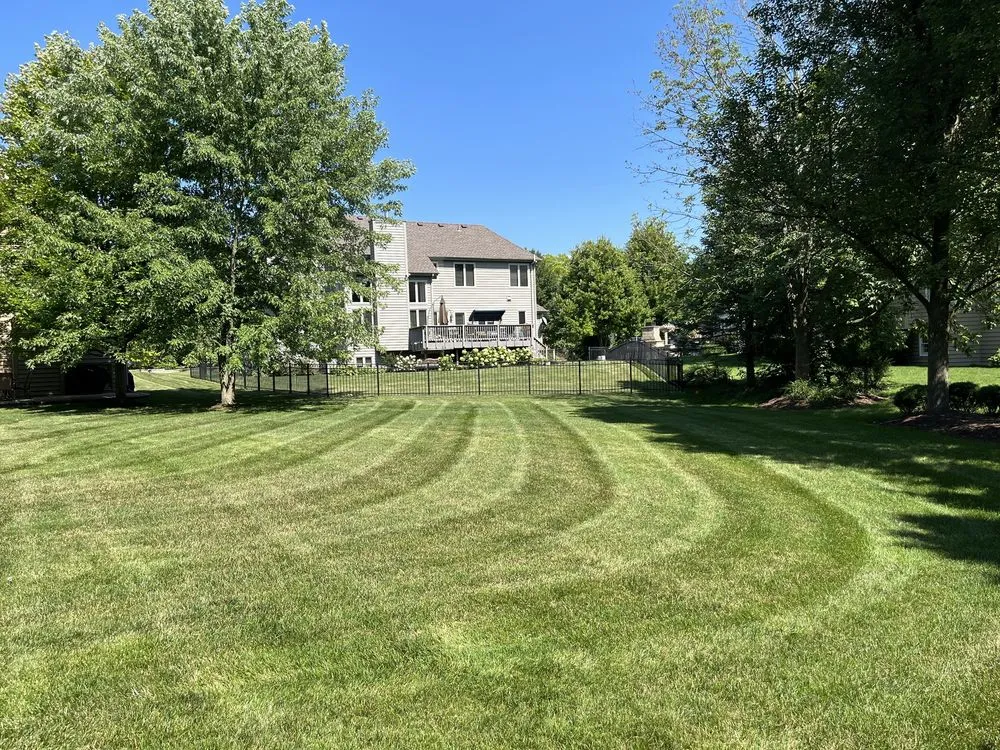 Affordable yard maintenance for beautiful yards across Campton Hills, IL - Prairie State Lawn Service