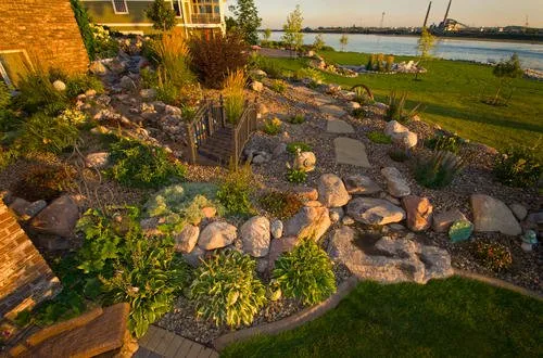 Custom yard maintenance in Baldwin, ND - Prairie View Landscaping & Nursery