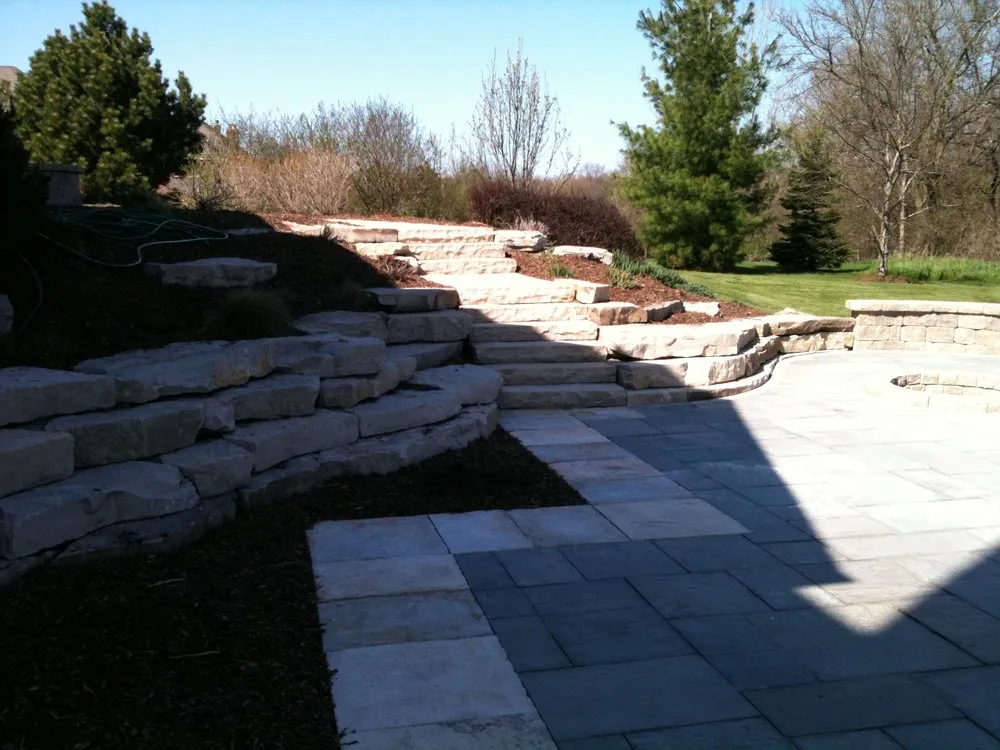 Local outdoor landscaping in Sugar Grove, IL - Prairie's Hardscapes and Design