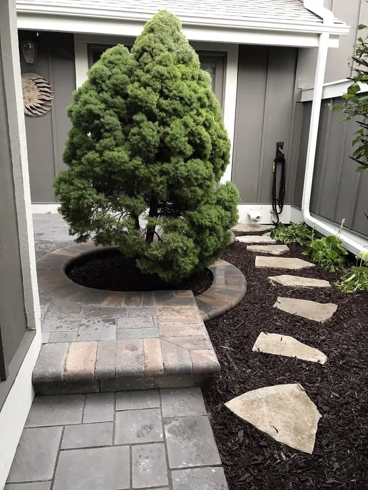 Trusted landscape installation in Sugar Grove, IL - Prairie's Hardscapes and Design