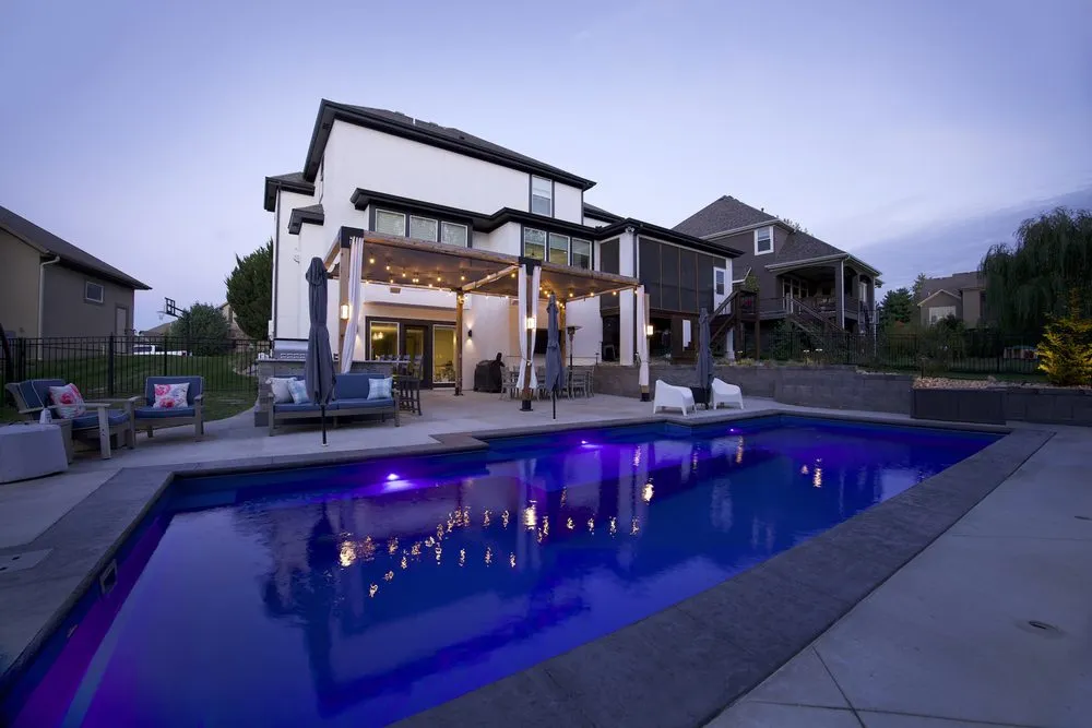 Top-rated lawn care service for beautiful yards in Overland Park, KS by Prairieside Concepts