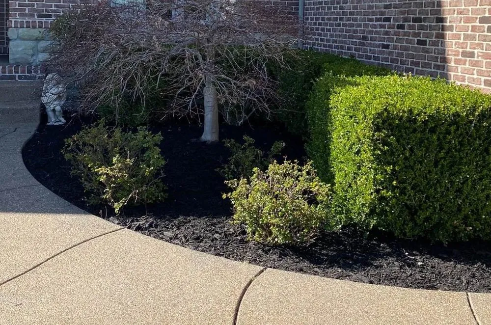 Trusted lawn mowing service experts serving Newburgh, IN - Prather Landscaping