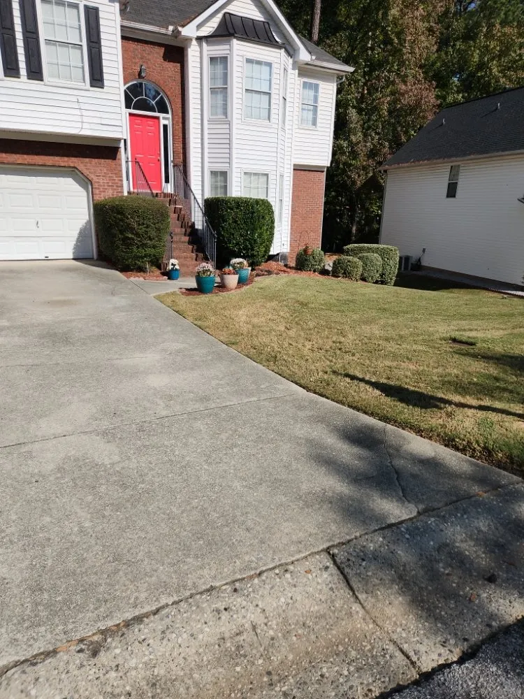 Trusted lawn care service in Lawrenceville, GA - Precise Cut lawn Care
